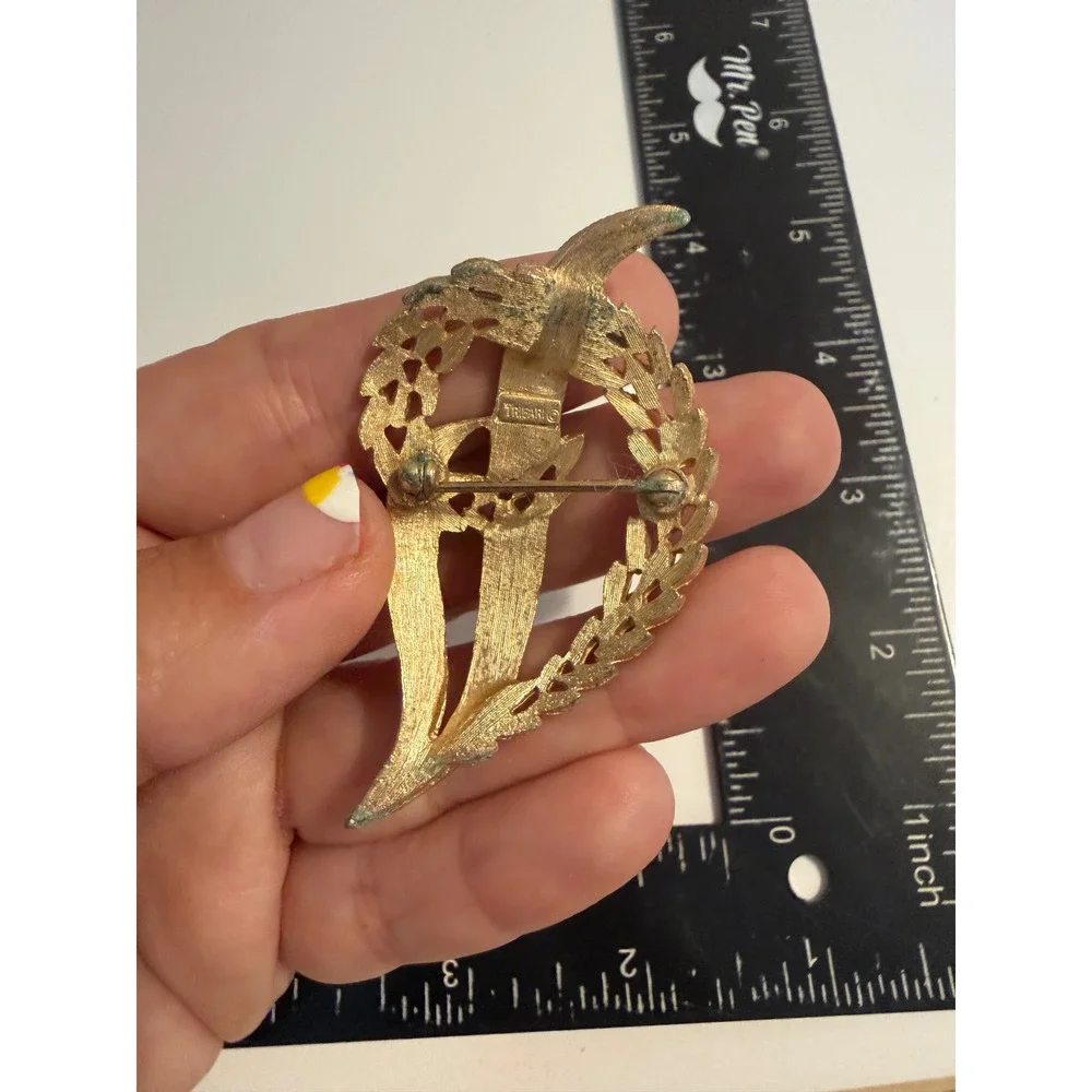 Trifari gold tone