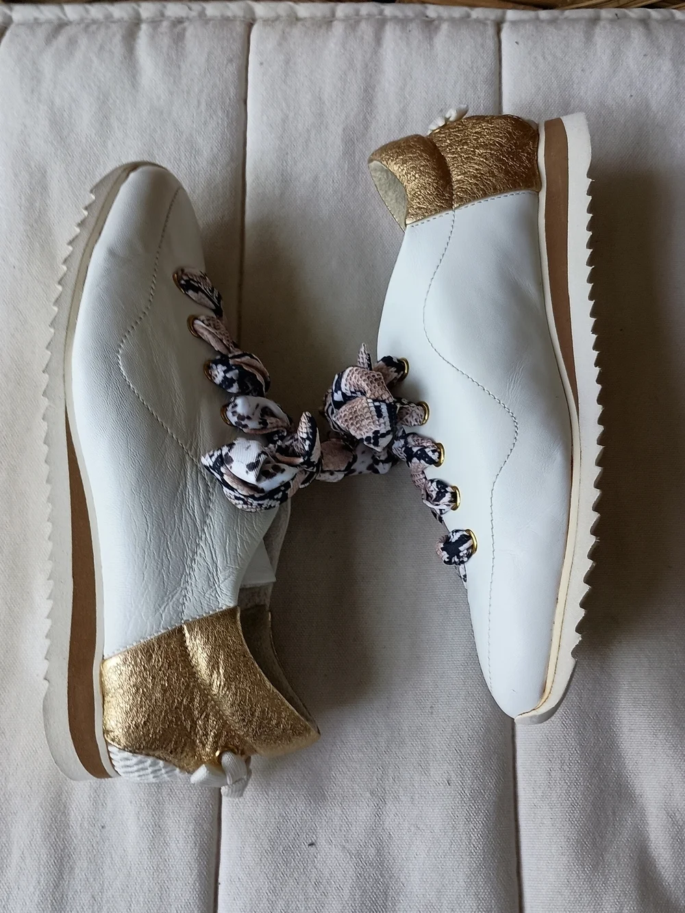 judari stylish white