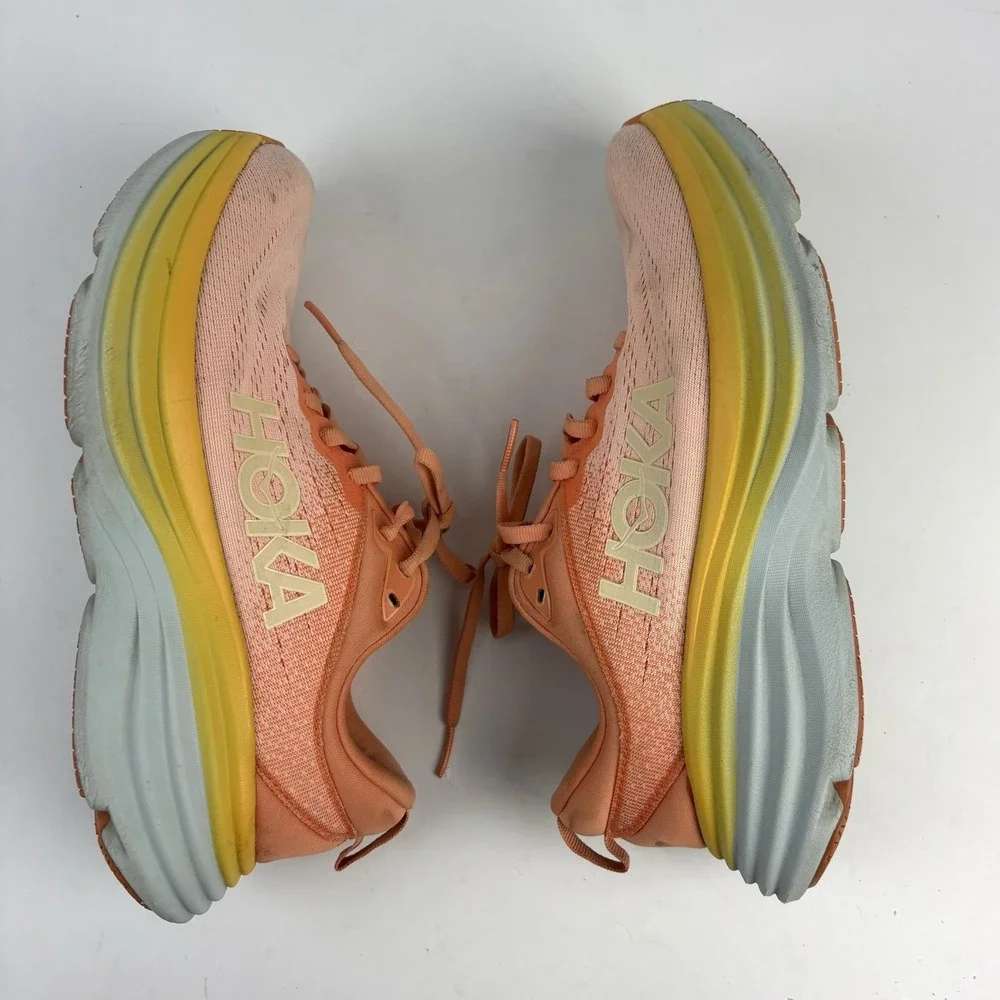 Hoka One One stains boxes