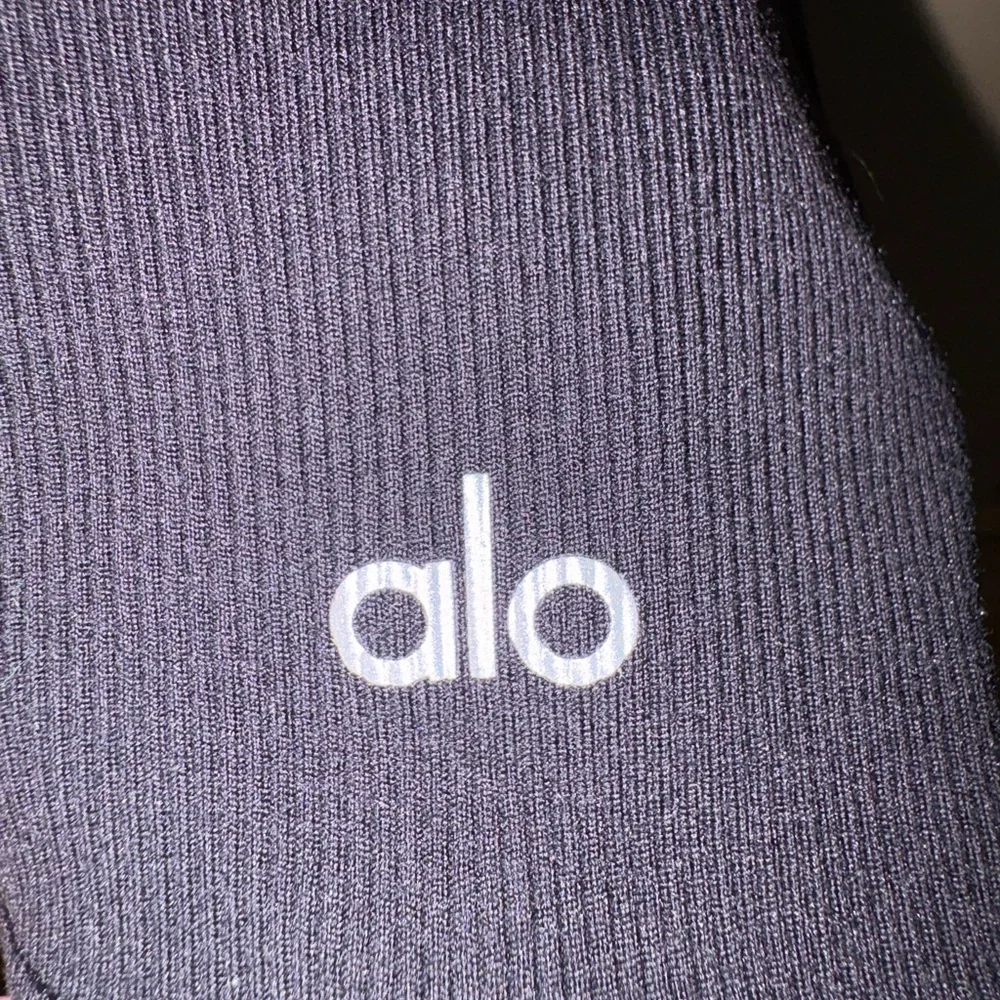 ALO Yoga sleek alo