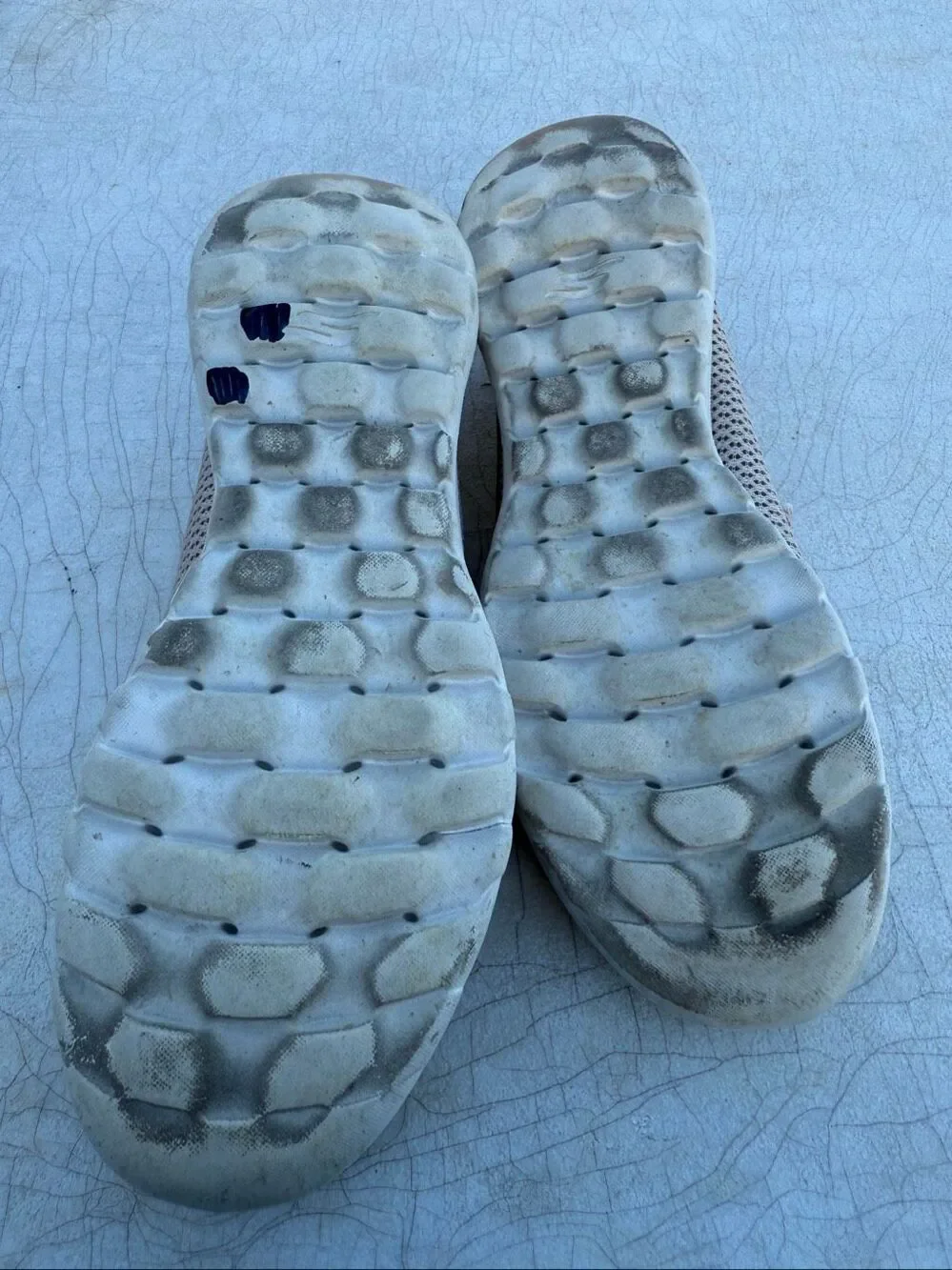 Skechers go walk
