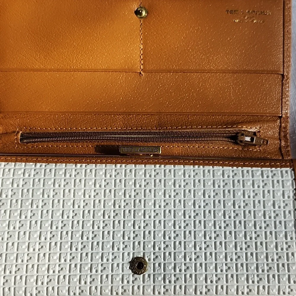 White Woven-Texture Women's Wallet Set with Tan Trim