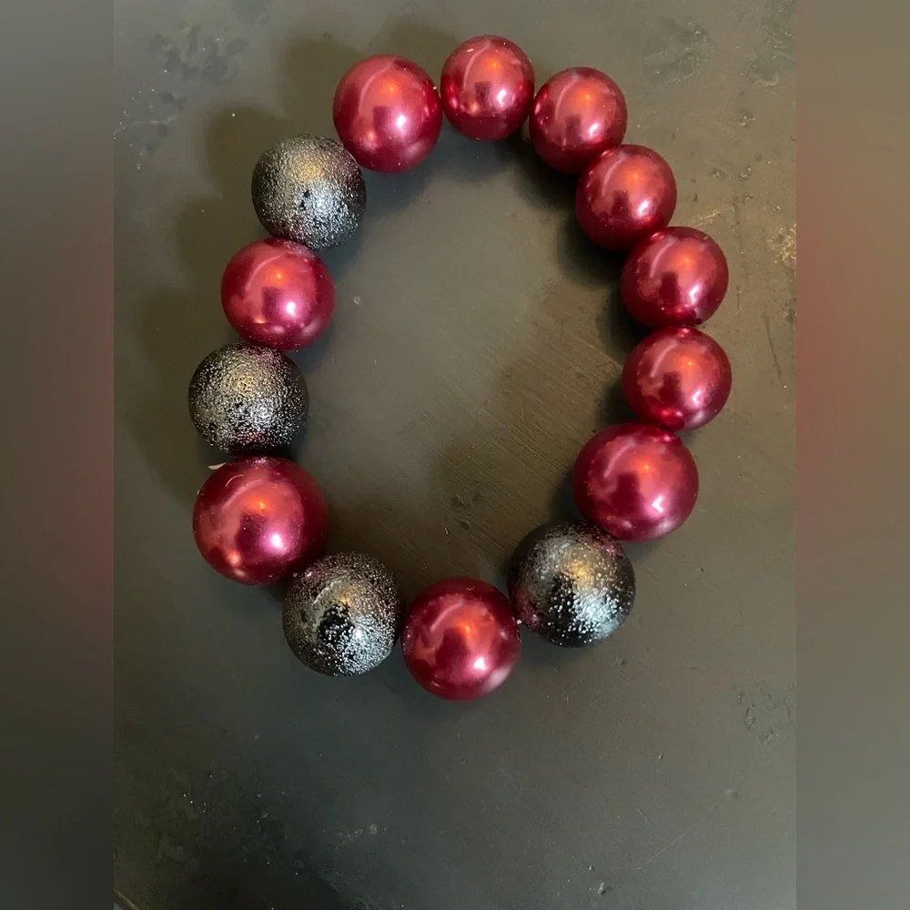 Elegant Red and silver Beaded Bracelet