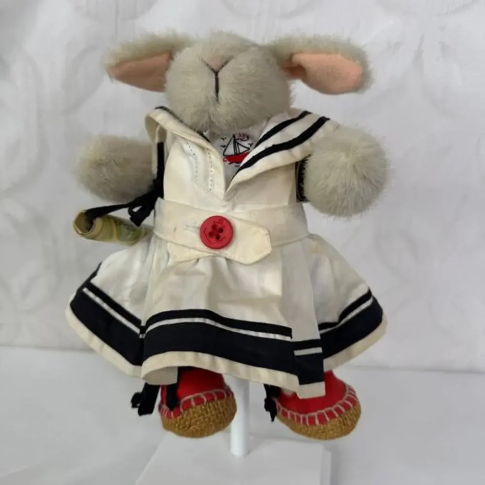 Muffy Vanderbear ahoy there