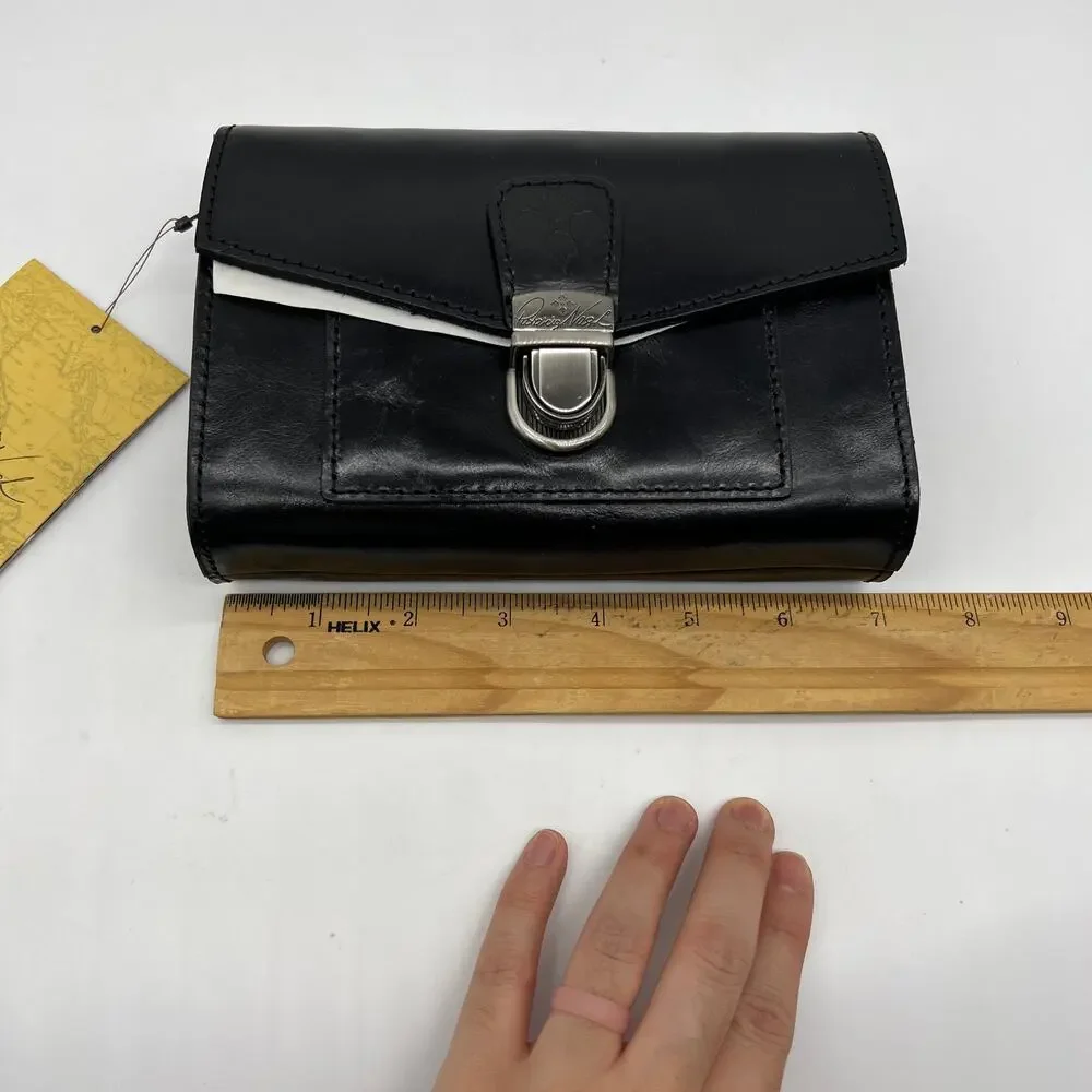 Patricia Nash store messenger bucket
