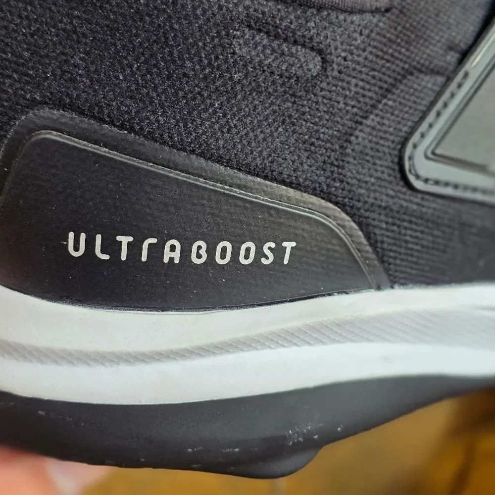 adidas ultraboost light