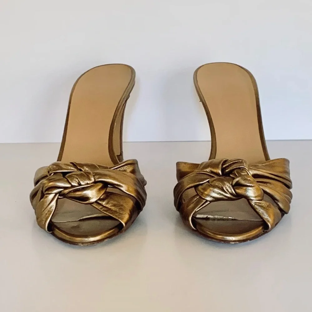 Salvatore Ferragamo elegant open