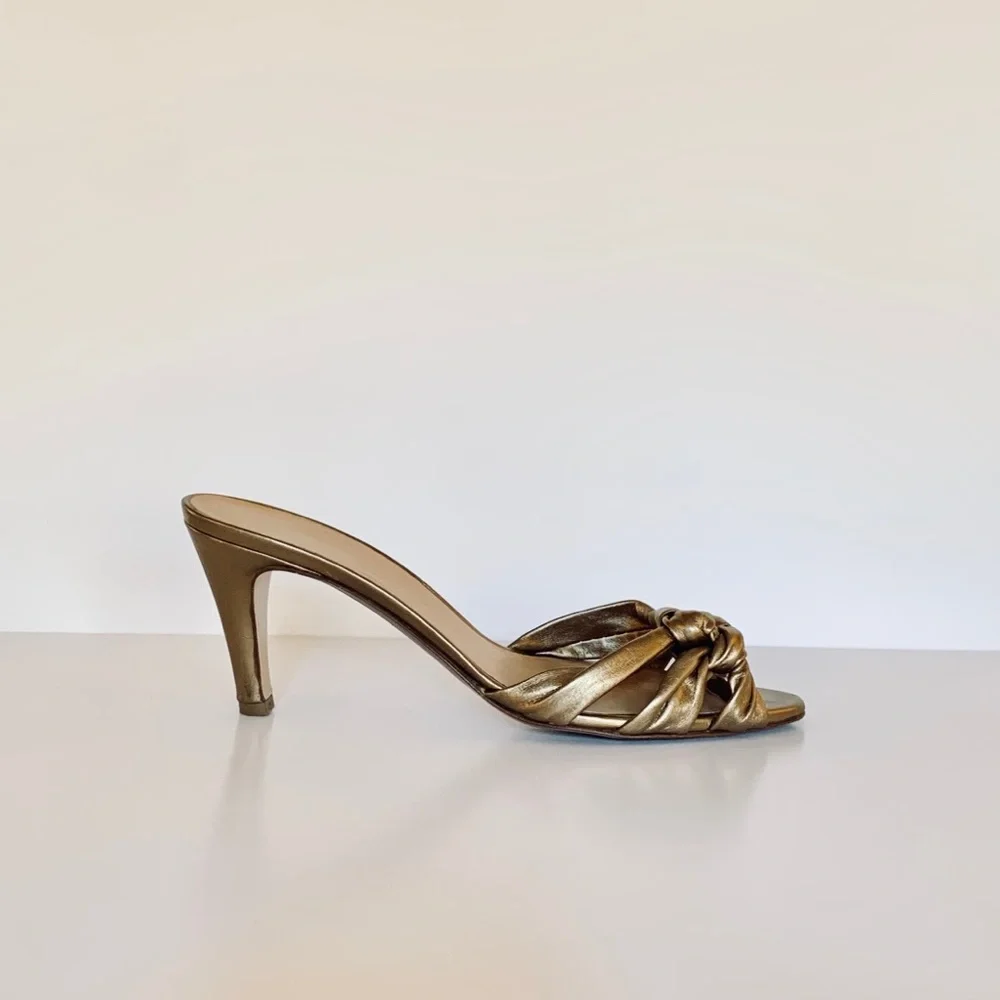 Salvatore Ferragamo elegant open
