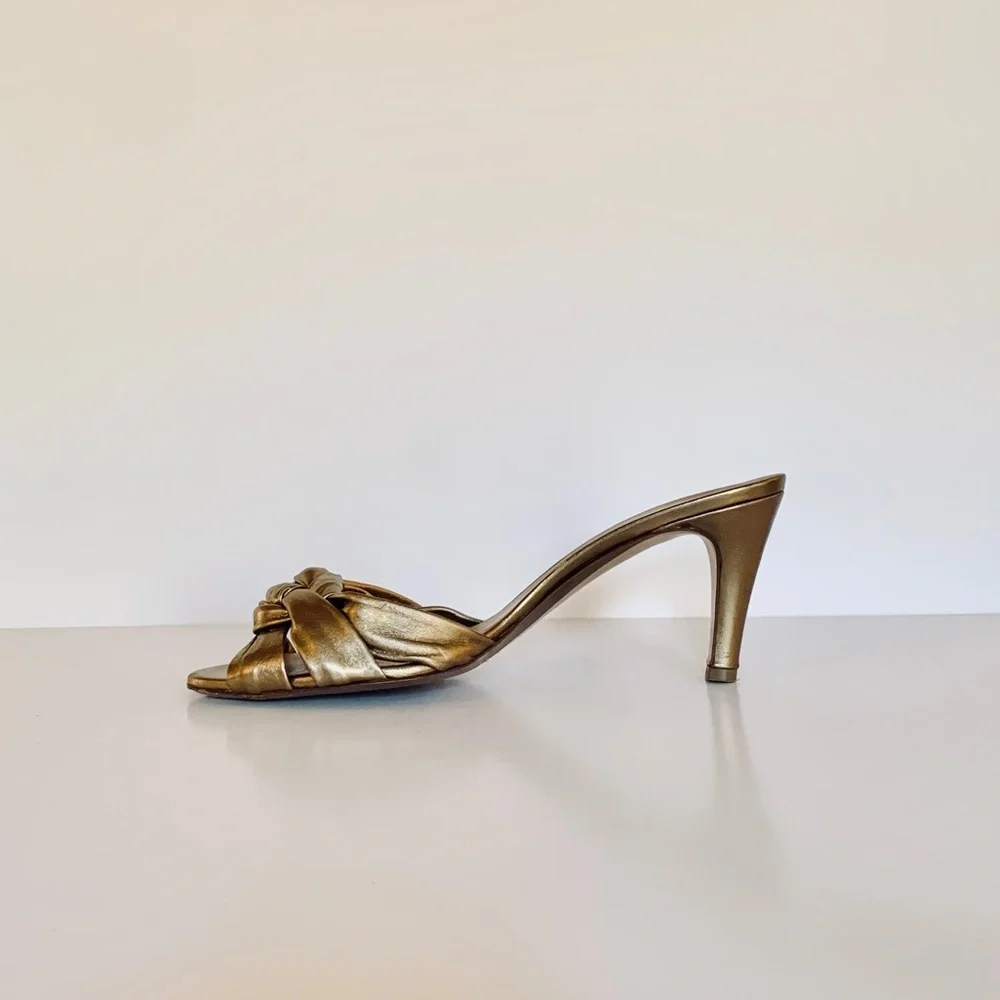 Salvatore Ferragamo elegant open
