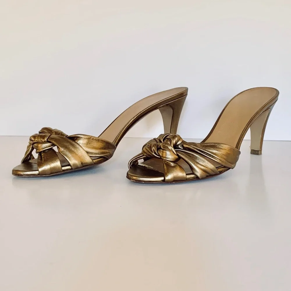 Salvatore Ferragamo elegant open