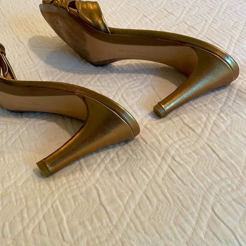 Salvatore Ferragamo elegant open