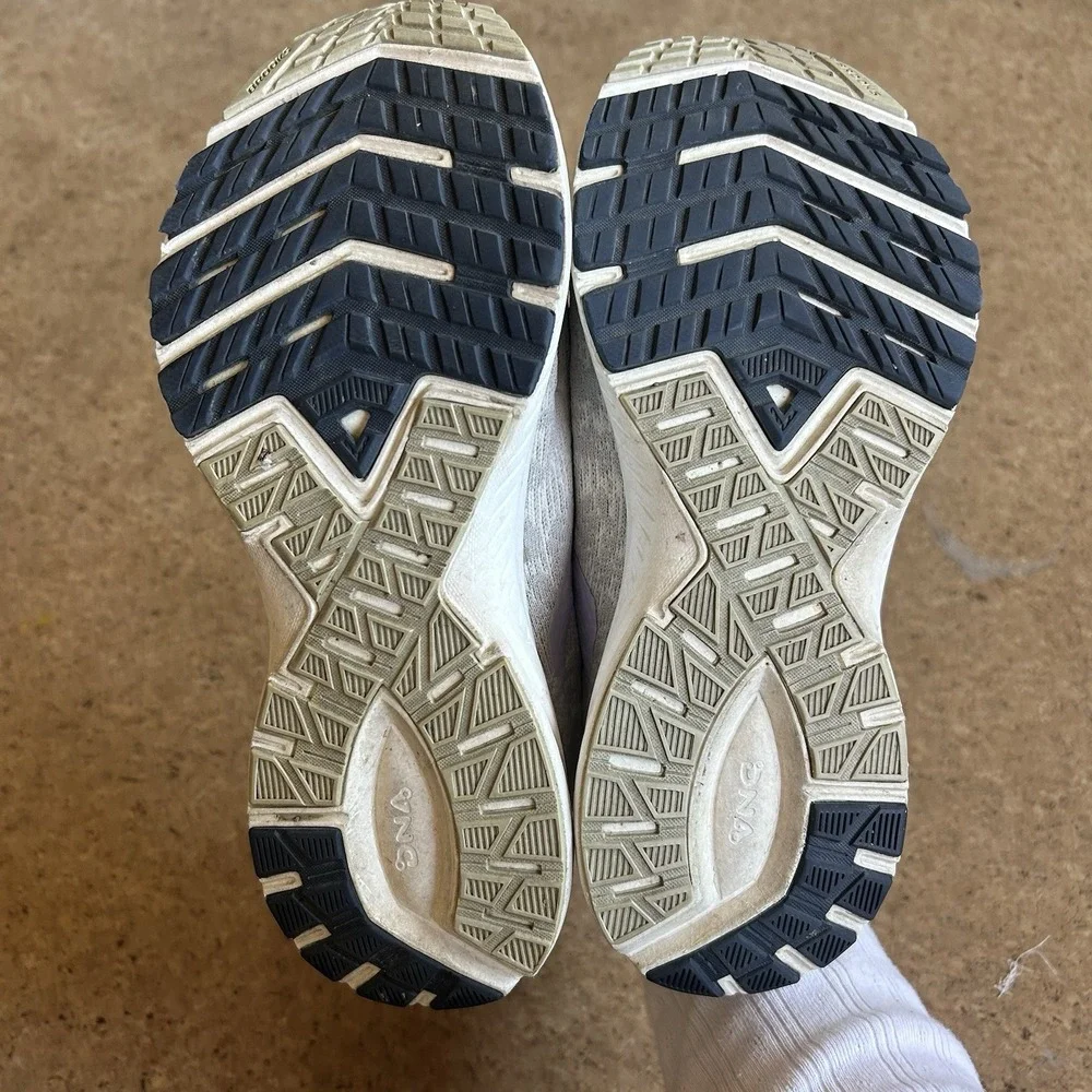Brooks missing insoles