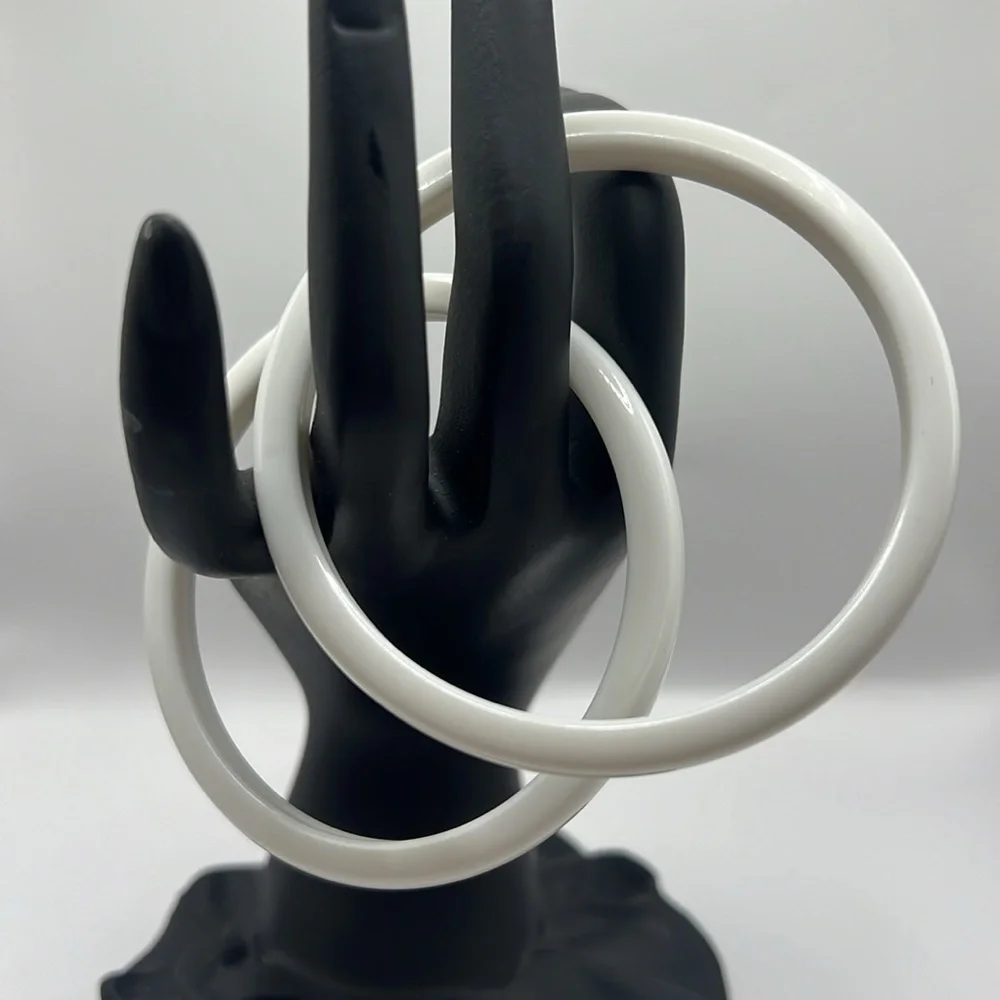 Vintage White Bakelite Bangle Bracelets Mid Century 1940-1960
