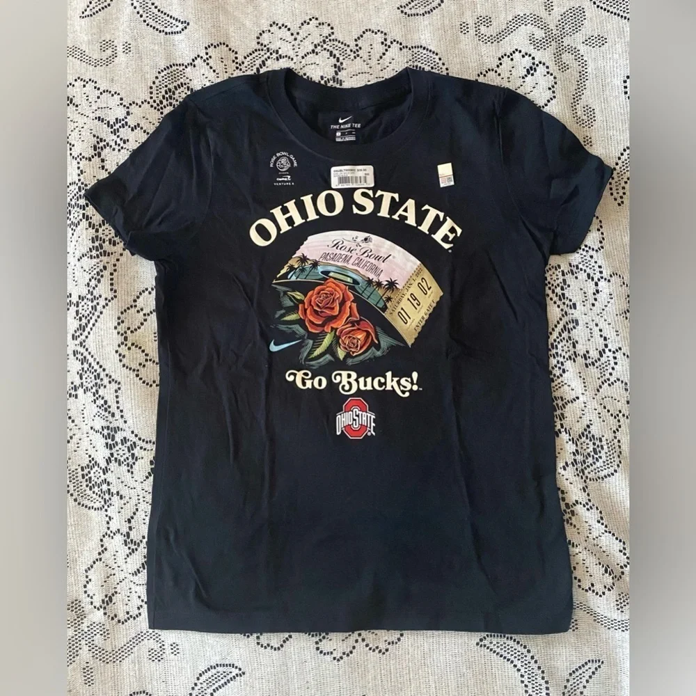 Nike small black