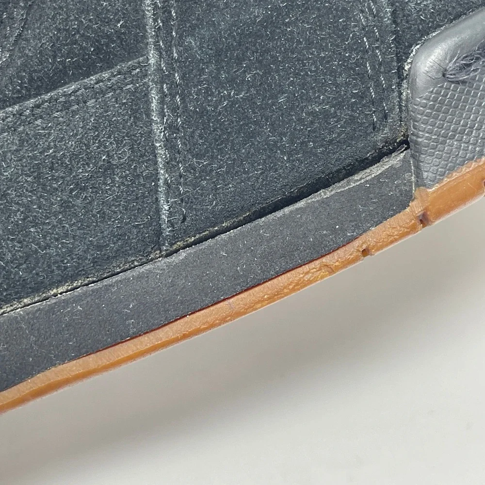 es Footwear scuffs markings