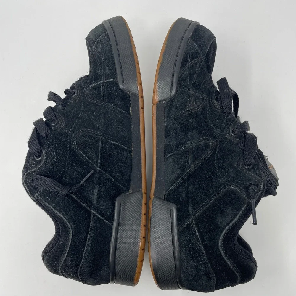 es Footwear scuffs markings