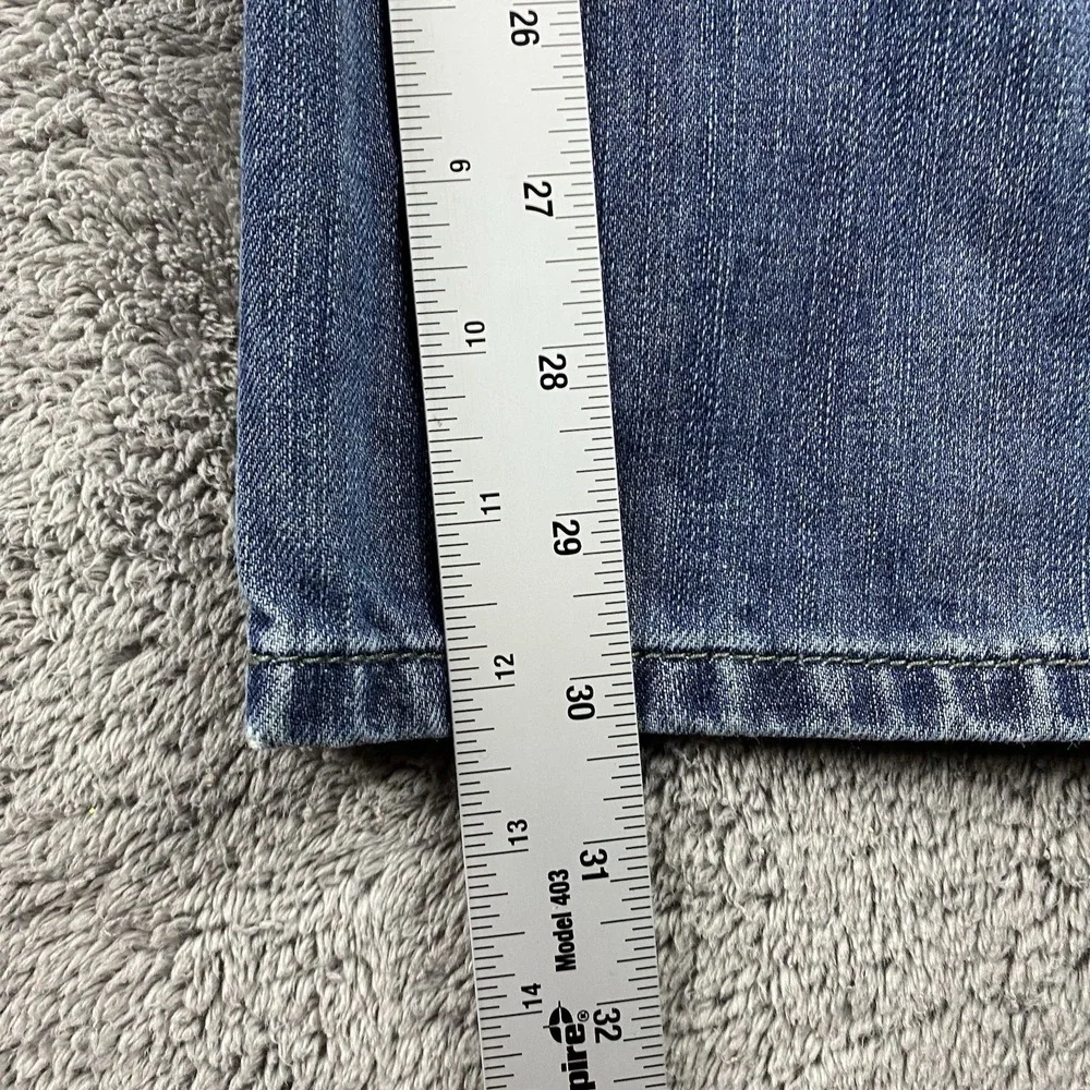 Levis excellent some