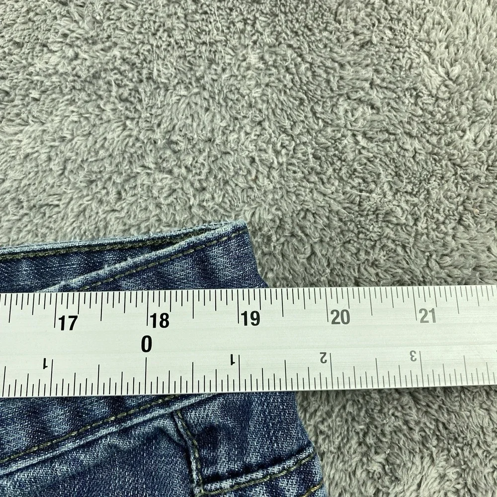 Levis excellent some