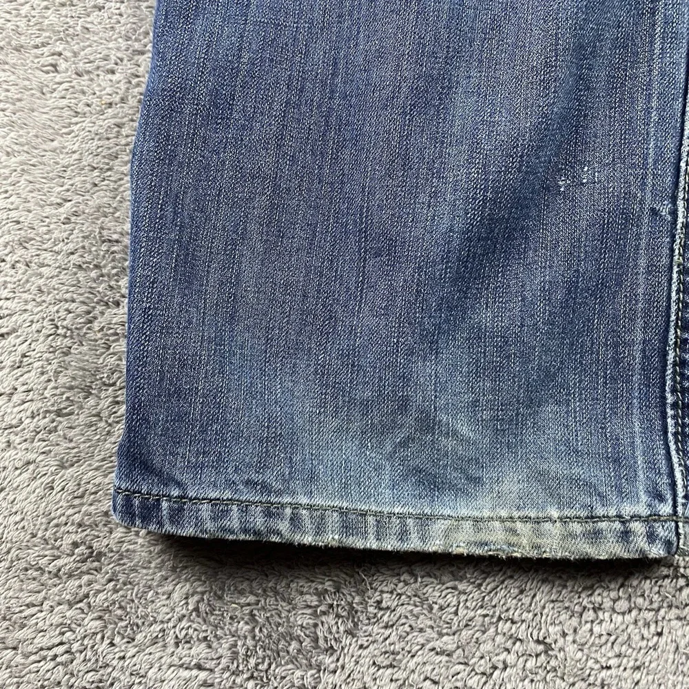 Levis excellent some
