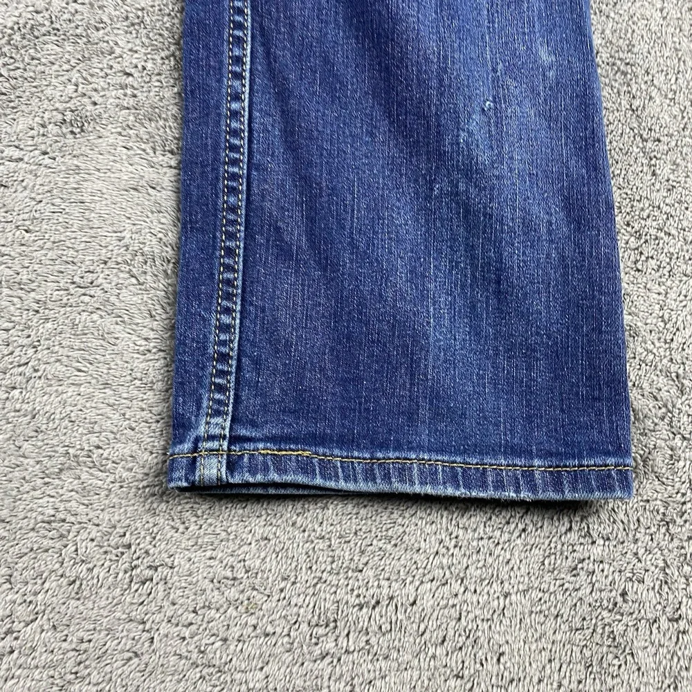 Levis logo worn