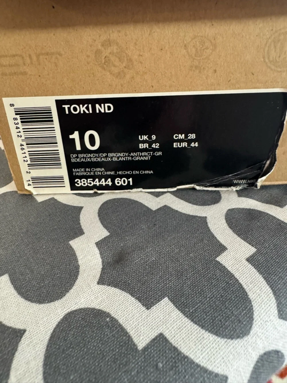 Nike mid top