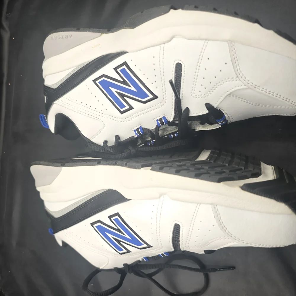 New Balance Men's‎ White and Black Sneakers