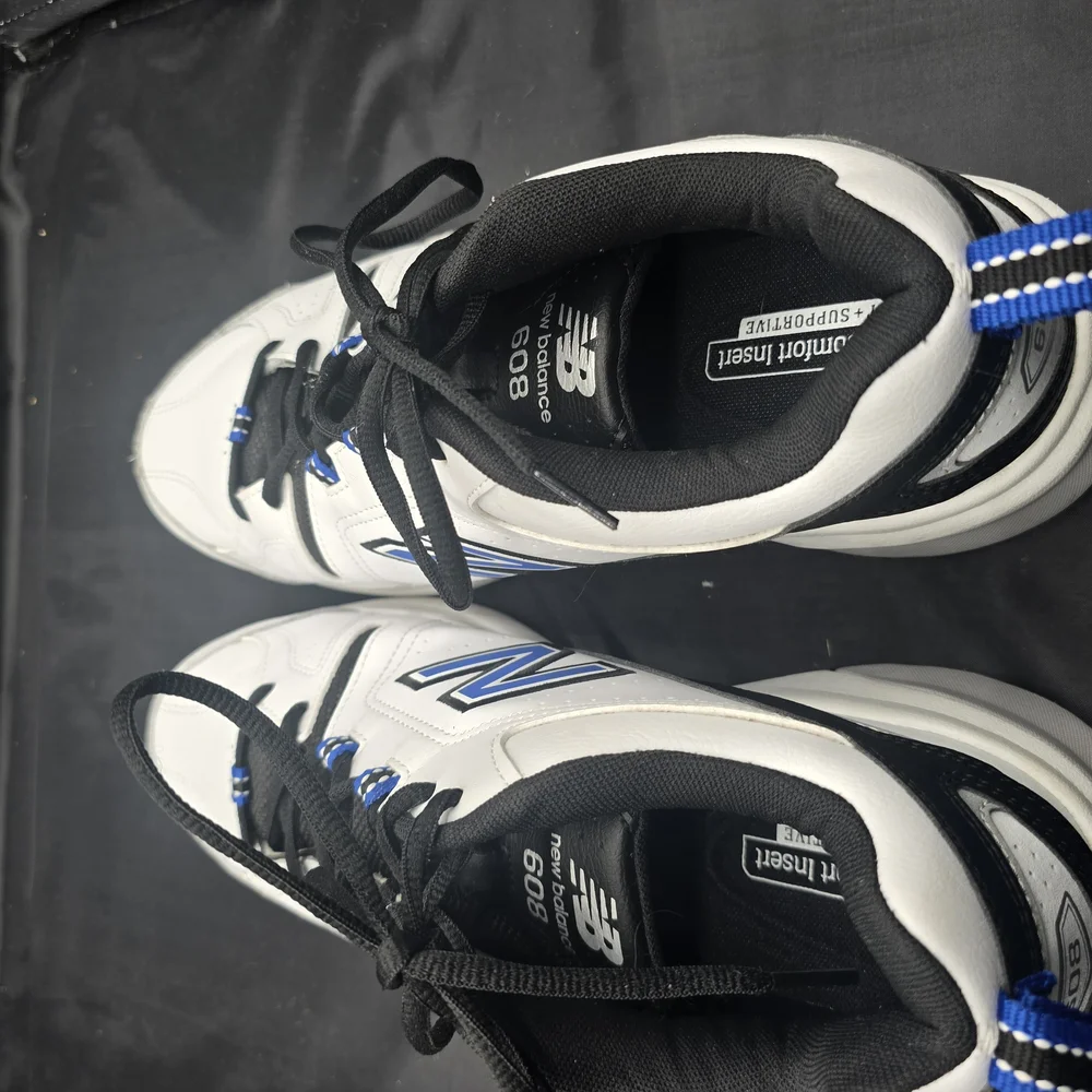New Balance Men's‎ White and Black Sneakers