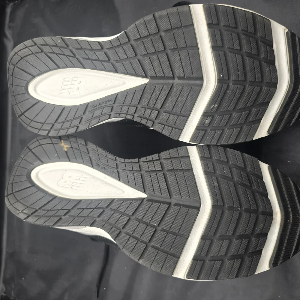 New Balance Men's‎ White and Black Sneakers