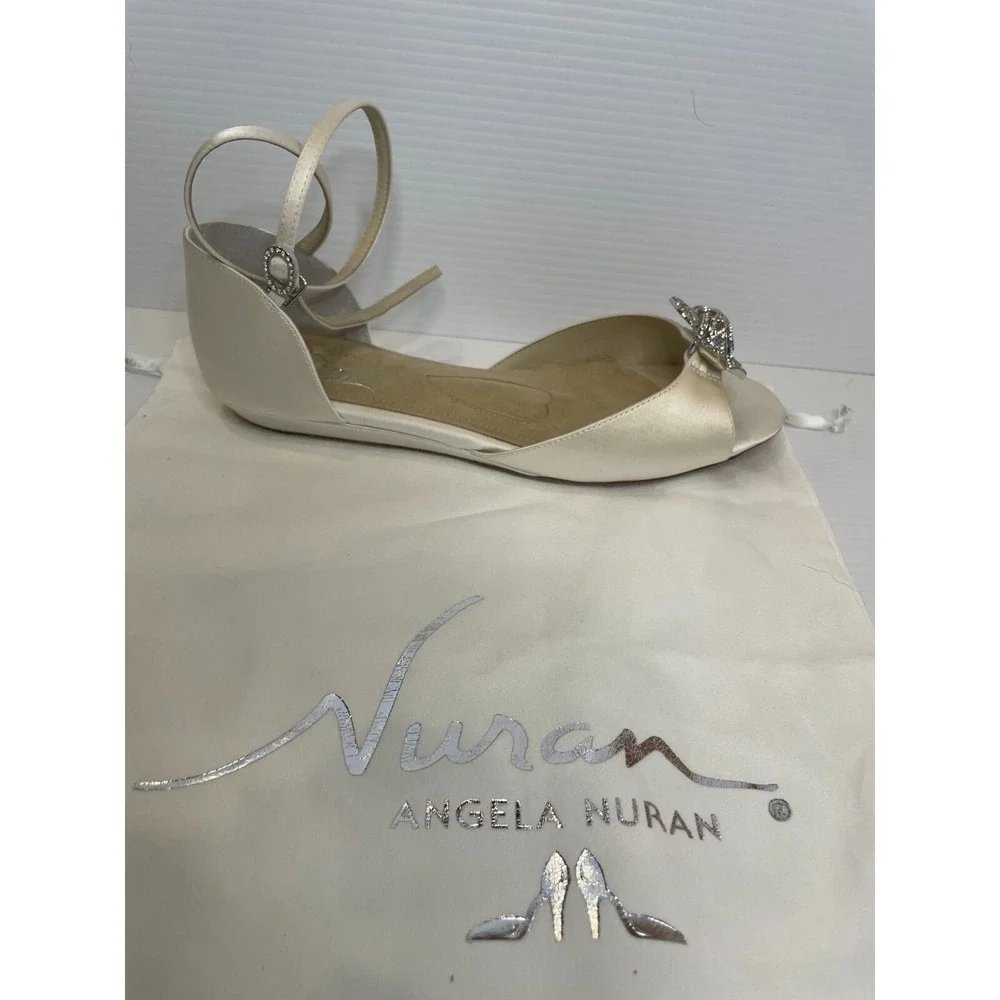 Angela Nuran angela nuran