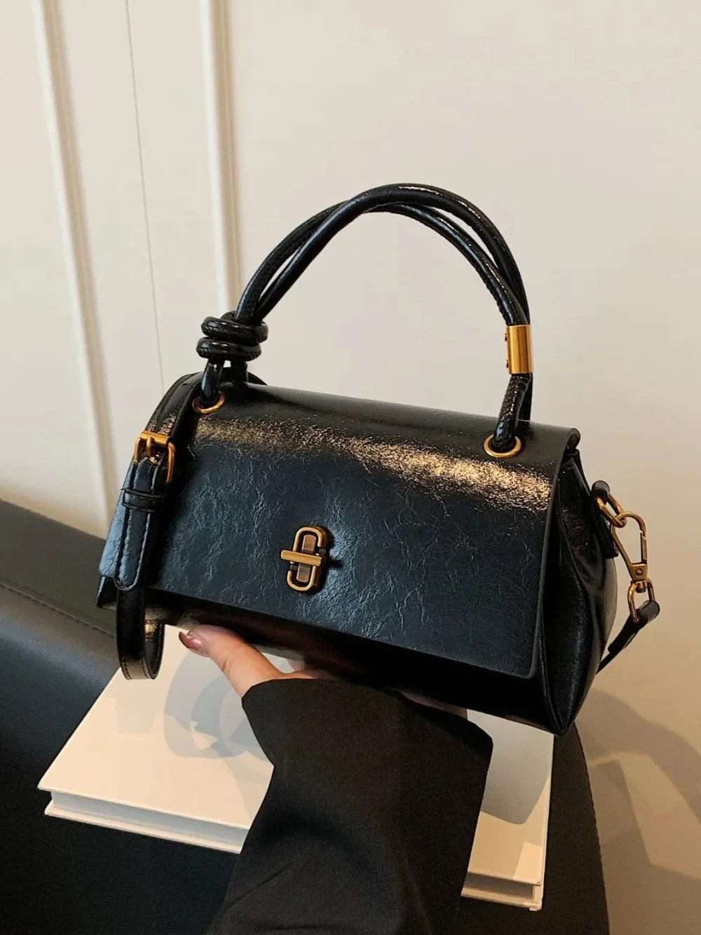 N/A sleek black