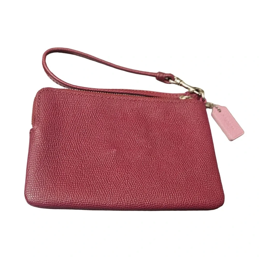 Coach corner zip