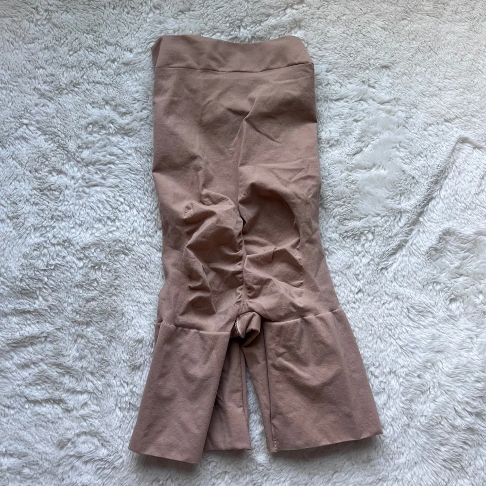 SKIMS sculpting short