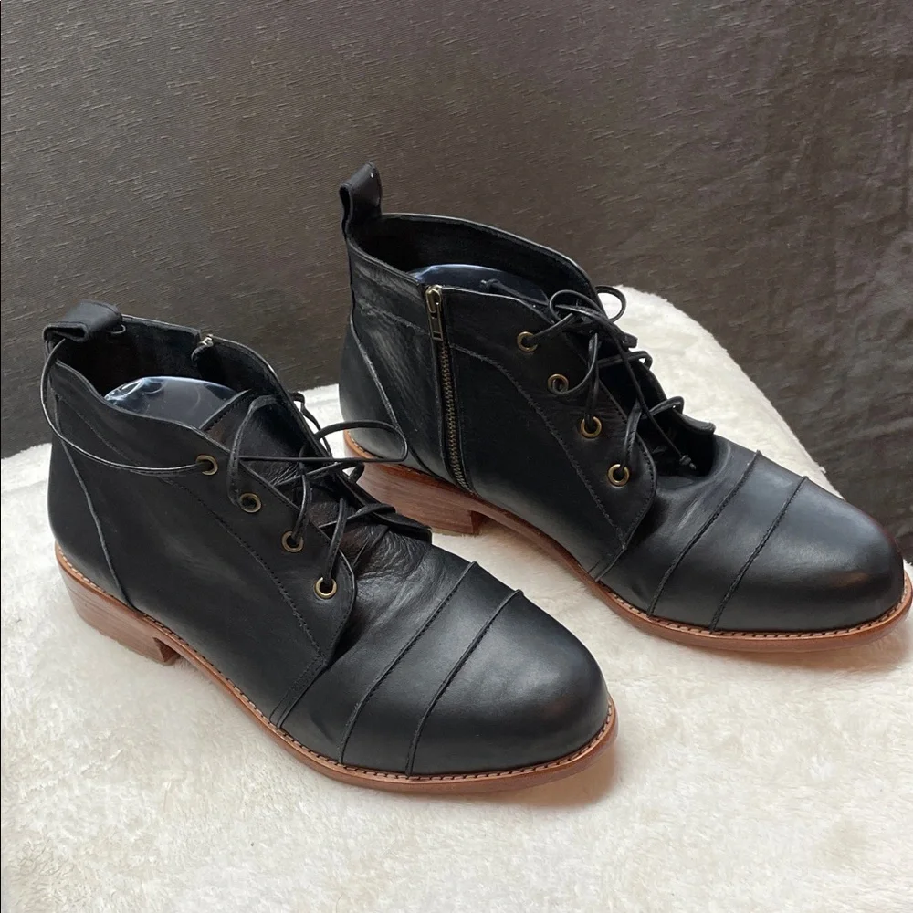 ELF chic black
