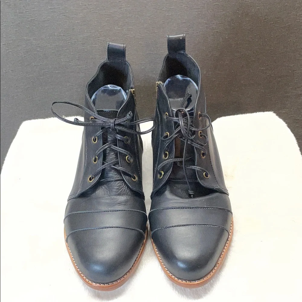 ELF chic black