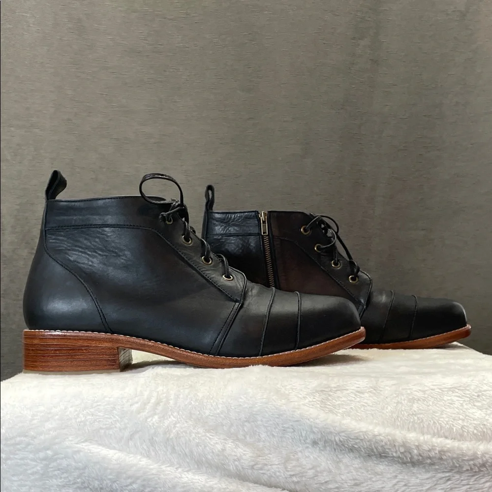 ELF chic black