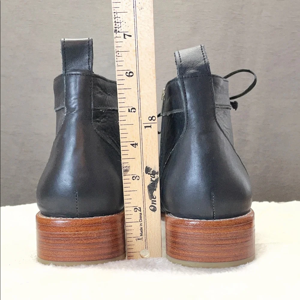 ELF chic black