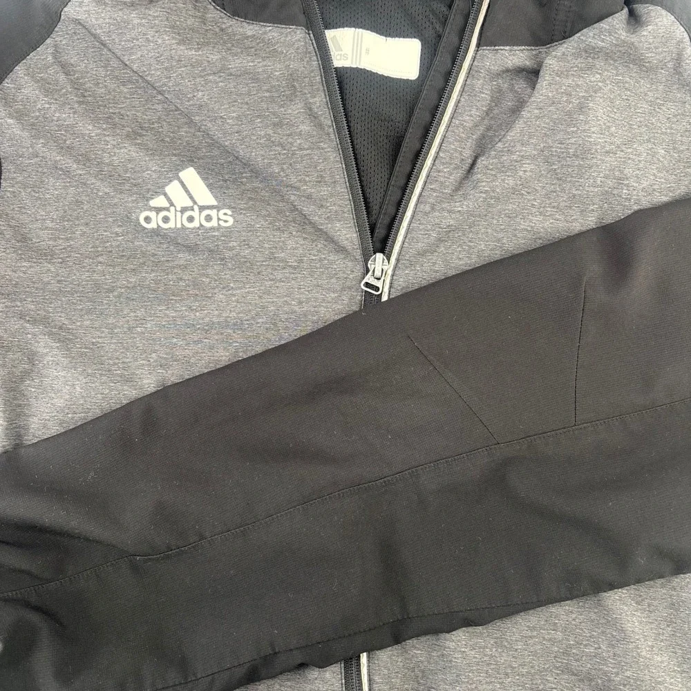 adidas hooded windbreaker