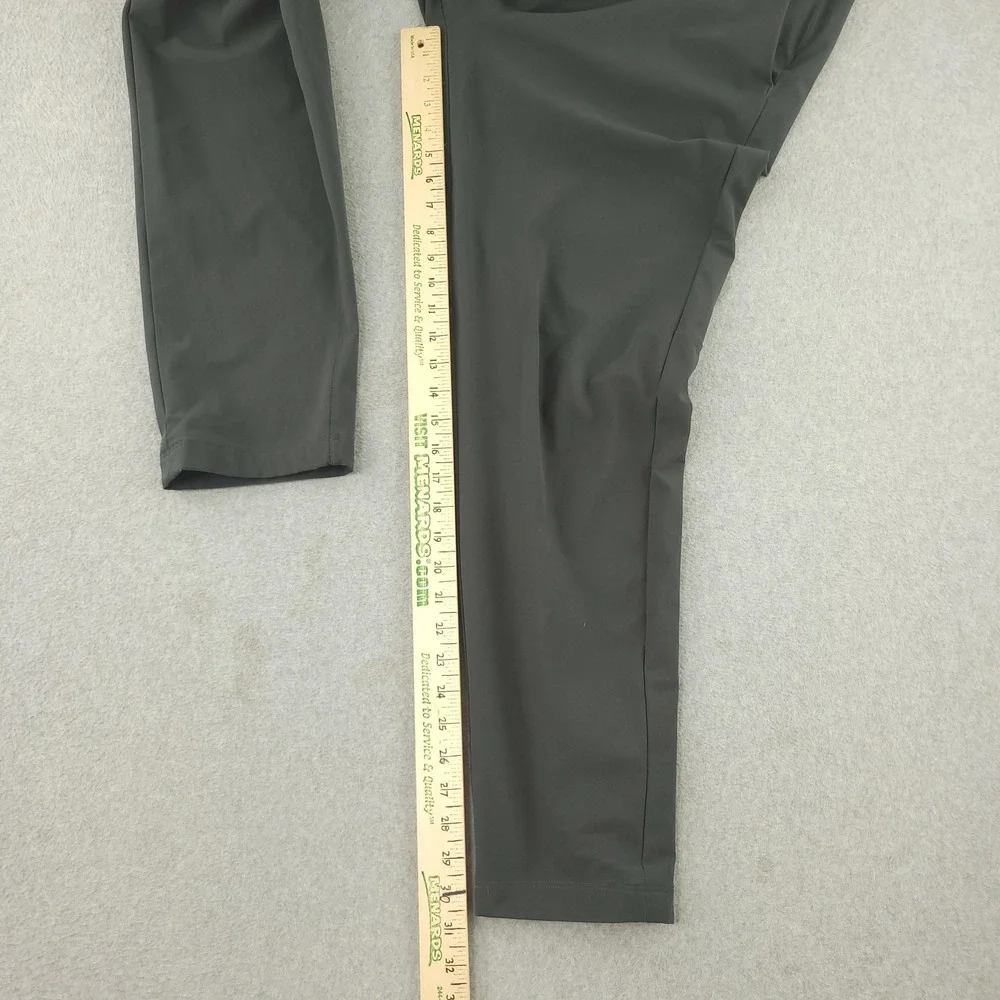 lululemon athletica right pocket