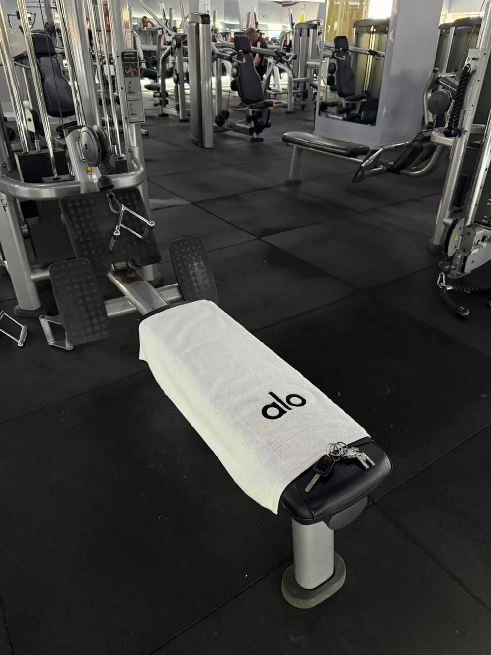 ALO Yoga plush white