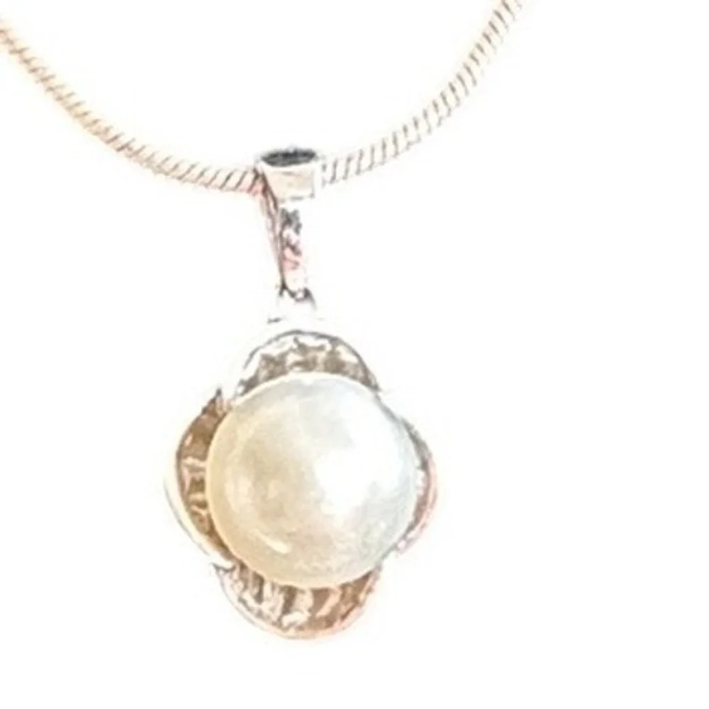 Unbranded Pearl Pendant Necklace OS White Excellent Silver Tone Snake Chain‎