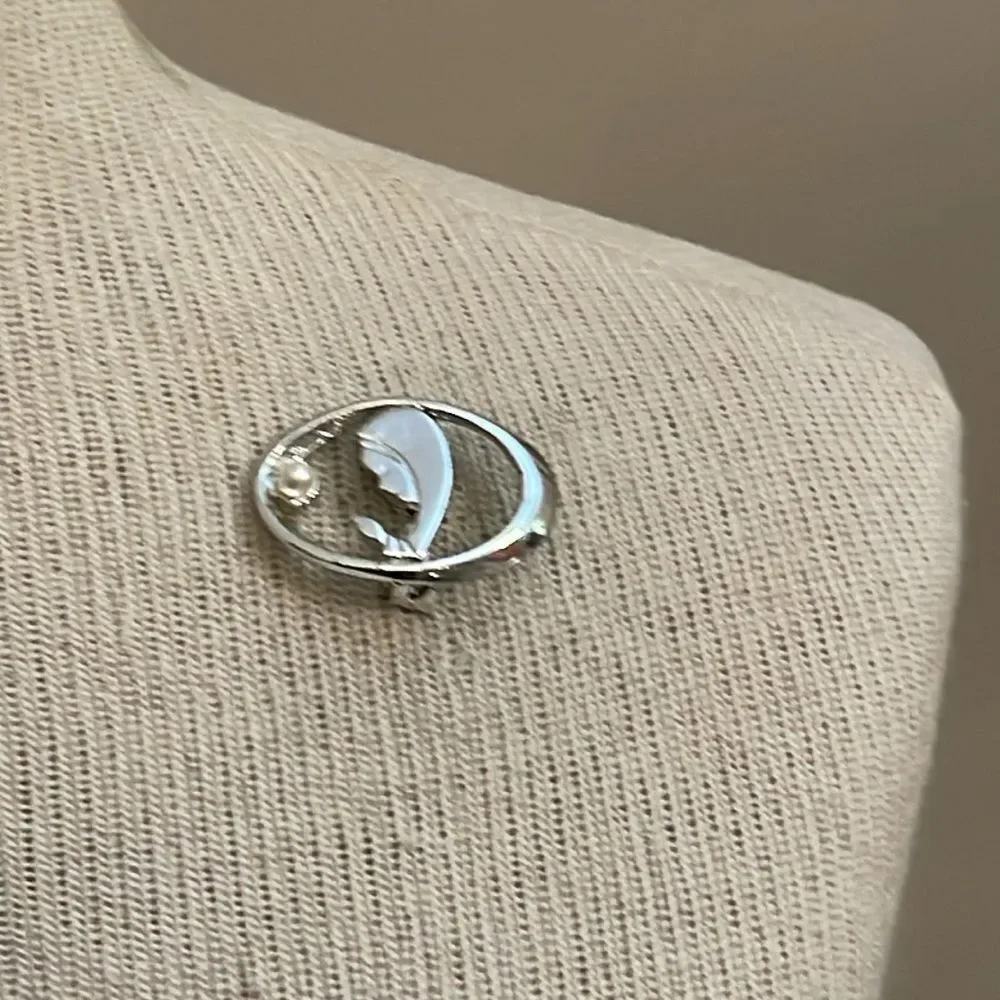 Vintage Silver-Tone Praying Mother Mary Lapel Pin Religious Catholic