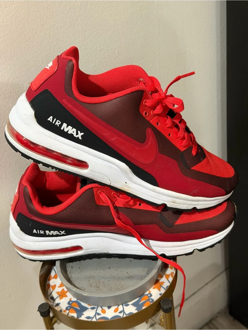 Nike bold red
