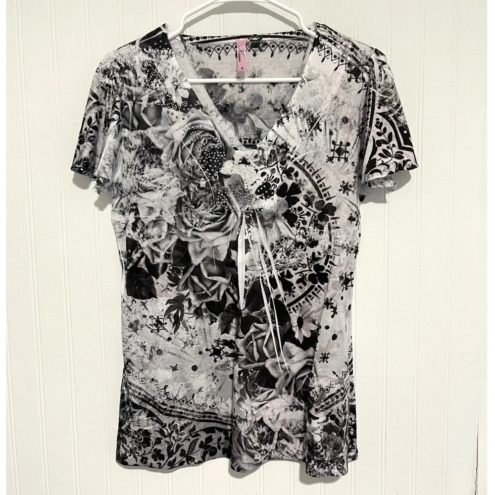 Kiara V-Neck Top Women Small Black White Floral Rhinestone Y2K Tee