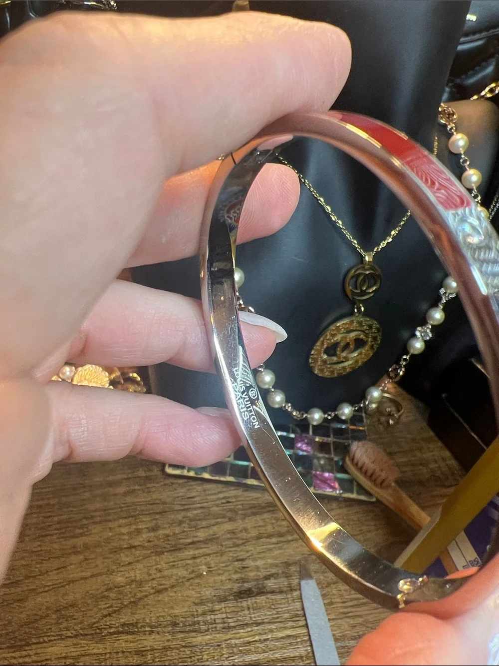None tone bangle metal