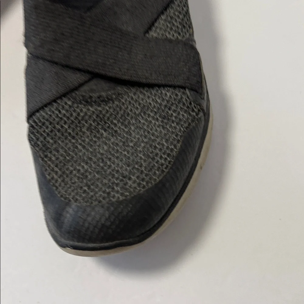 Skechers sleek gray