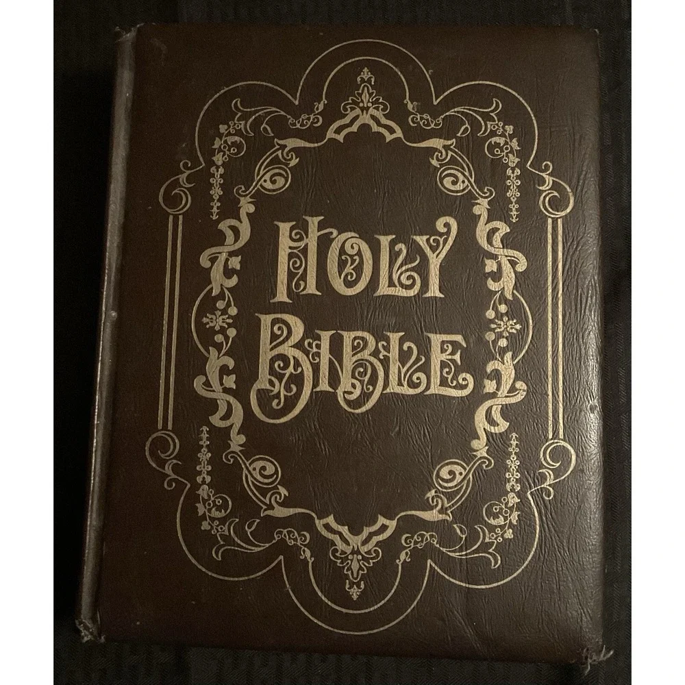 Vintage Holy Bible Family Record Edition, Red Letter,‎ King James Version