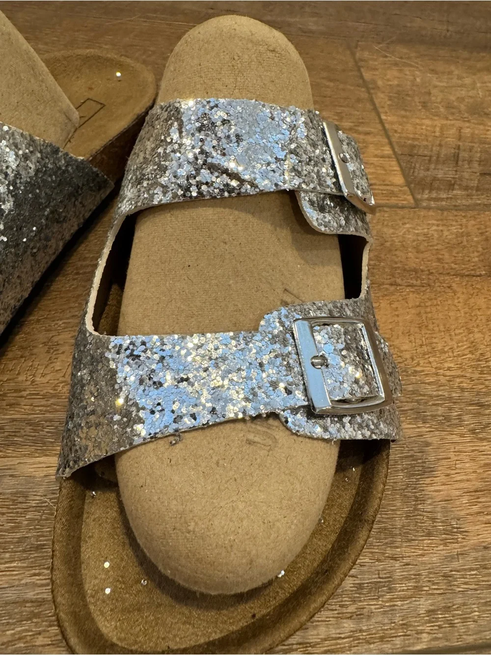 Yoki silver glitter