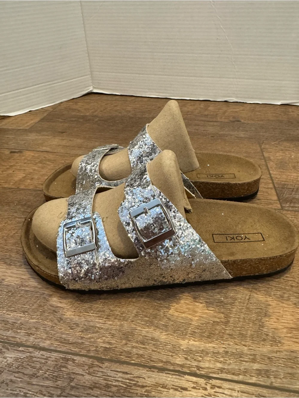 Yoki silver glitter