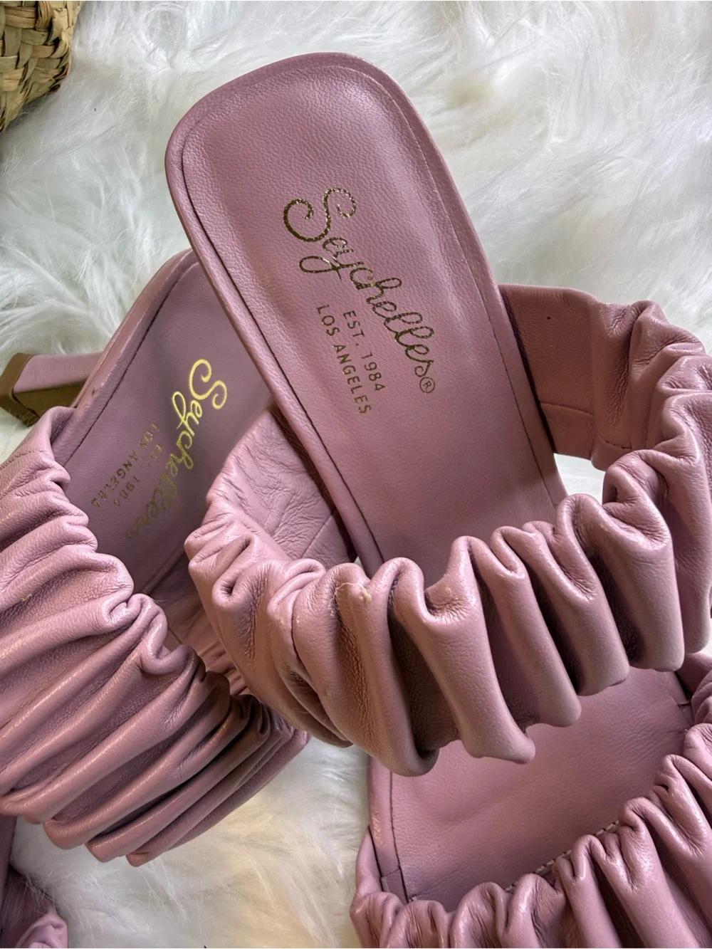 Seychelles fashionable mauve