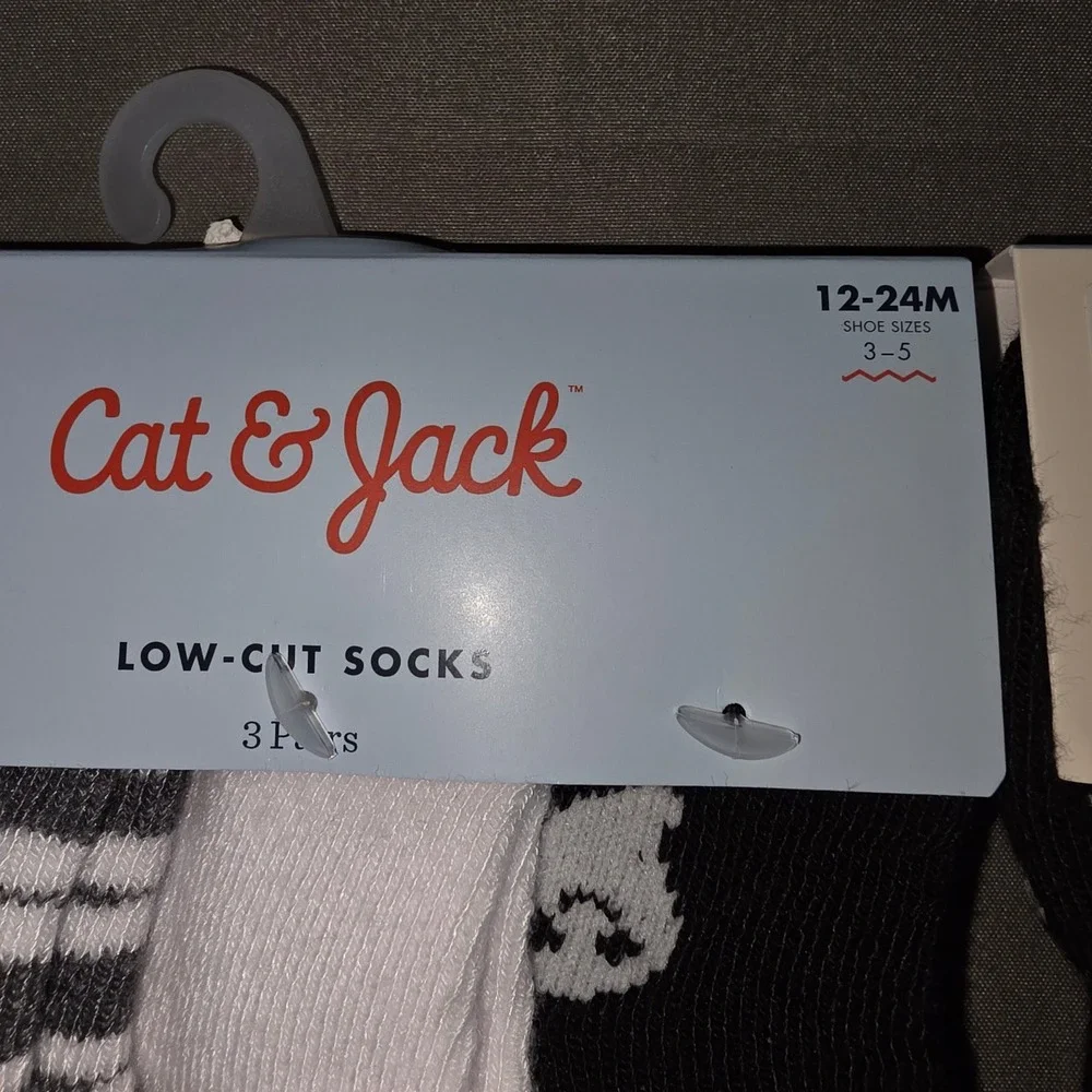 Cat & Jack low cut
